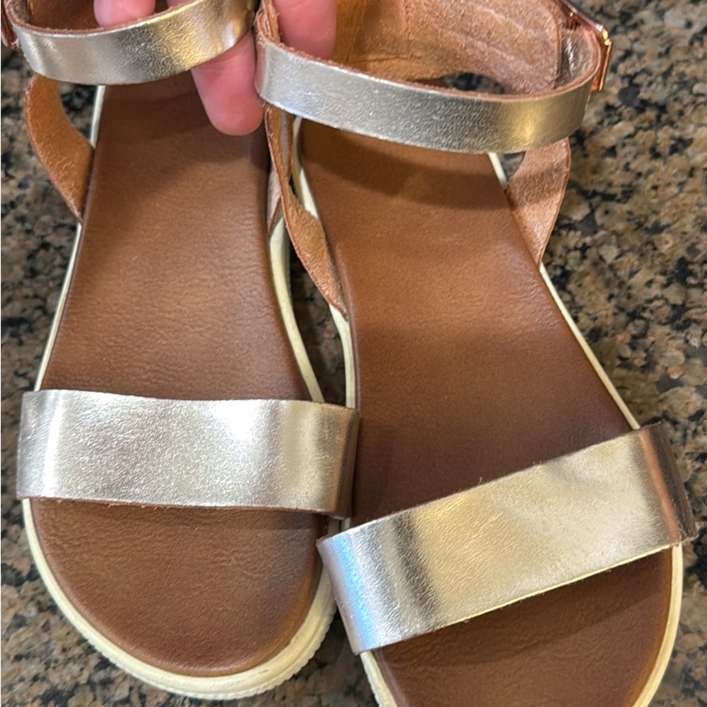 Girls MIA gold sandals size 13